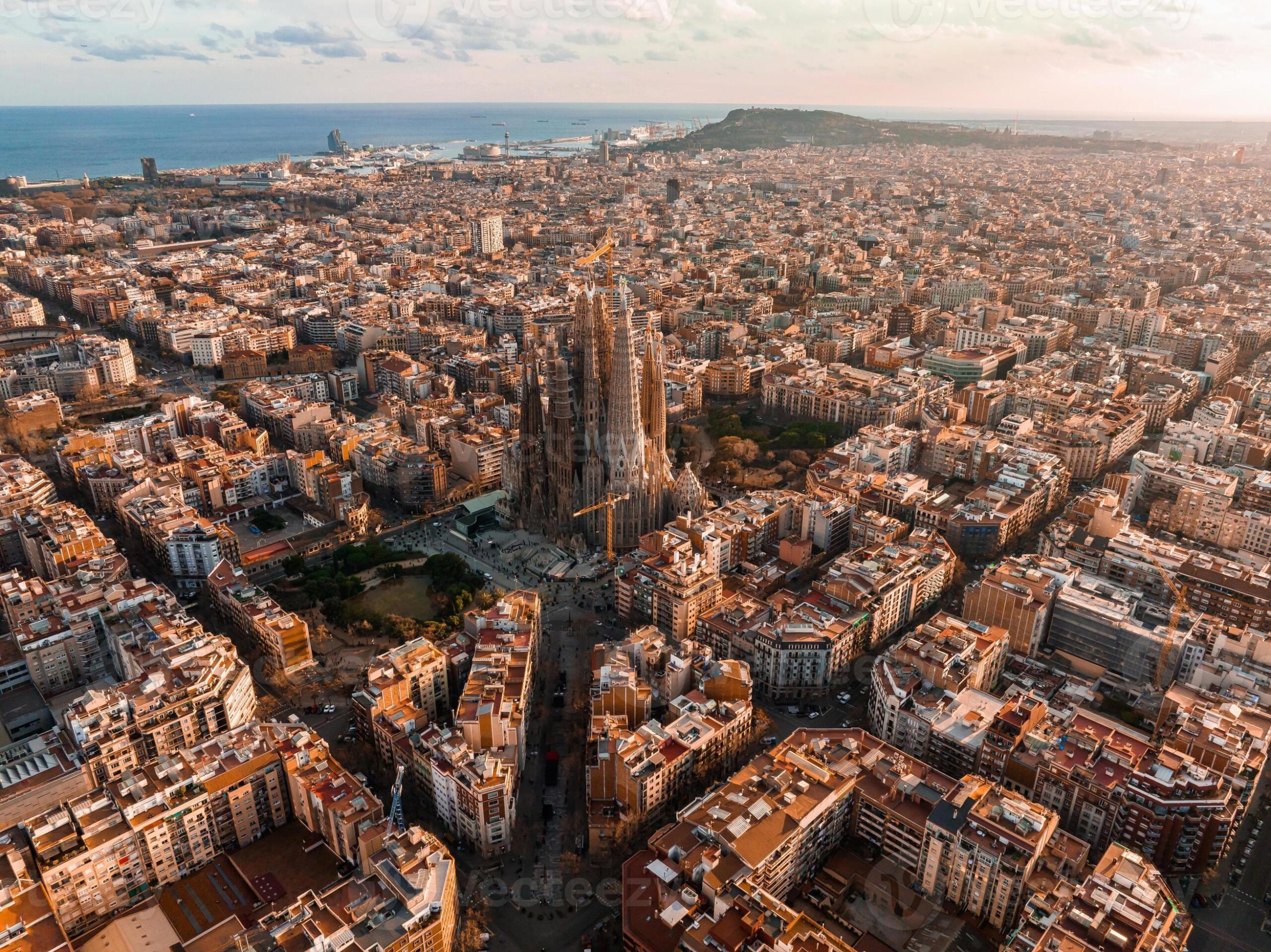 Read more about the article How Technology is Transforming the Real Estate Market in Barcelona